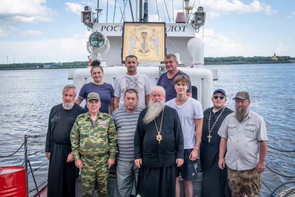 Албазинская икона Божией Матери шествует по восточным рубежам России