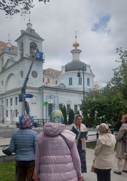 25 августа состоялась экскурсия «Где твоё жало? Три храма о торжестве жизни над смертью» участников проекта «Московское долголетие»