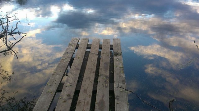 Христос Воскресе, дорогие братья и сестры! Многие Евангельские притчи, слышанные нами еще в детстве, мы хорошо помним, несмотря на то, что прошло много лет. Это происходит потому, что они являют собой живые и яркие рассказы. Для того Господь Иисус ...