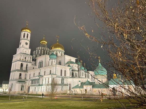 Пост – лучшее время для паломничества. В дни рождественского поста поищем храмы, посвящённые Рождеству Христову. Если у вас есть целый день, и Вы хотите поехать в подмосковный монастырь, то ближайший Храм Рождества Христова находится в Воскресенском ...