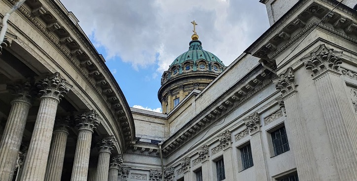 Вы планируете посетить Санкт-Петербург на новогодние и рождественские праздники?  Если хотите проживать в монастырях, можем посоветовать уютные гостиницы Александро-Невской лавры и Подворья Оптиной Пустыни в Санкт-Петербурге.  Вся информация на сайтах...